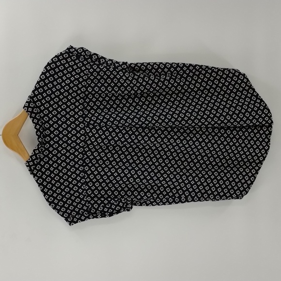 Jachs Girlfriend size large button down short sleeve navy and white collard - Picture 8 of 8